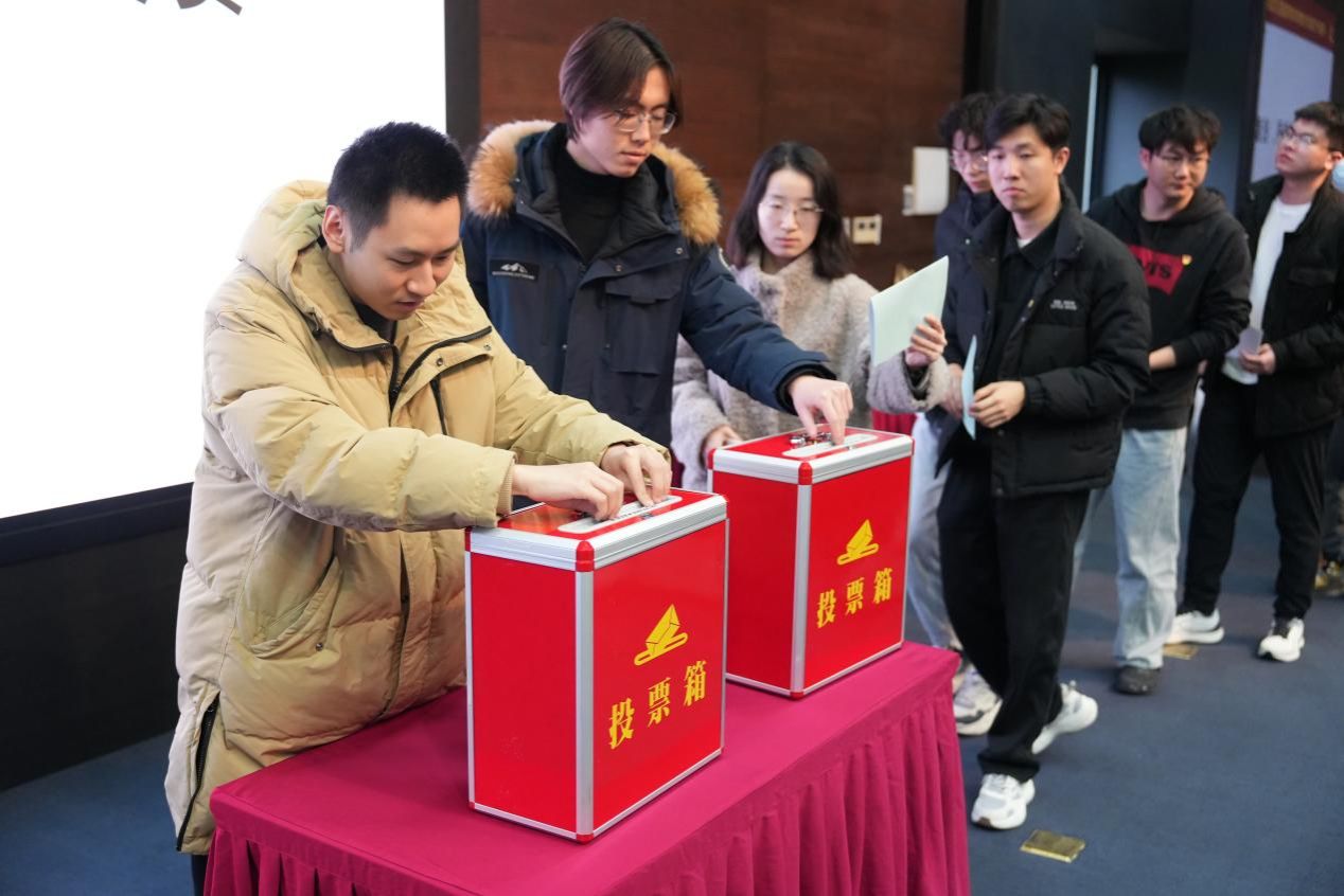 940847aba47b0dde52e88a9b31a36007